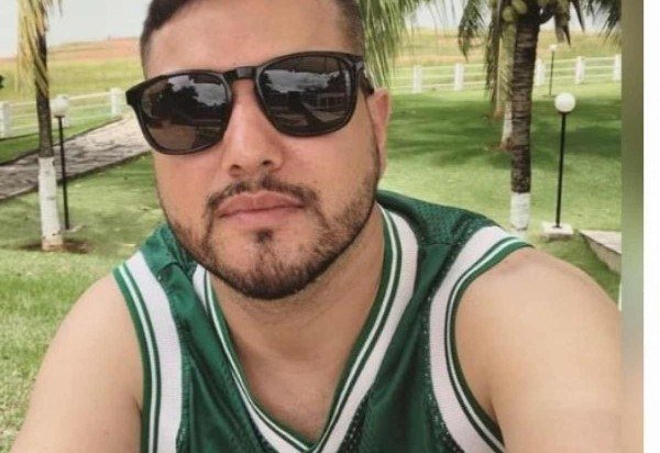 Breno Rodrigo, um dos líderes da Ira Jovem Gama, foragido da Justiça por tráfico de drogas Breno Rodrigo, um dos líderes da Ira Jovem Gama, foragido da Justiça por tráfico de drogas