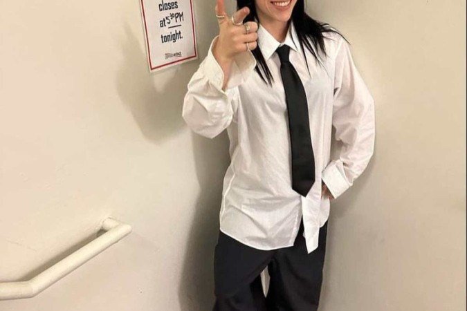 A cantora Billie Eilish também é uma das responsáveis por disseminar essa tendência