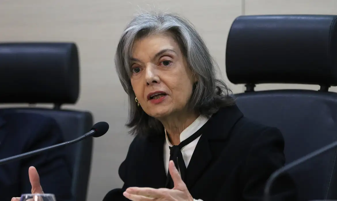 "Não é fácil para mulher chegar a qualquer cargo", diz Cármen Lúcia   -  (crédito: EBC)