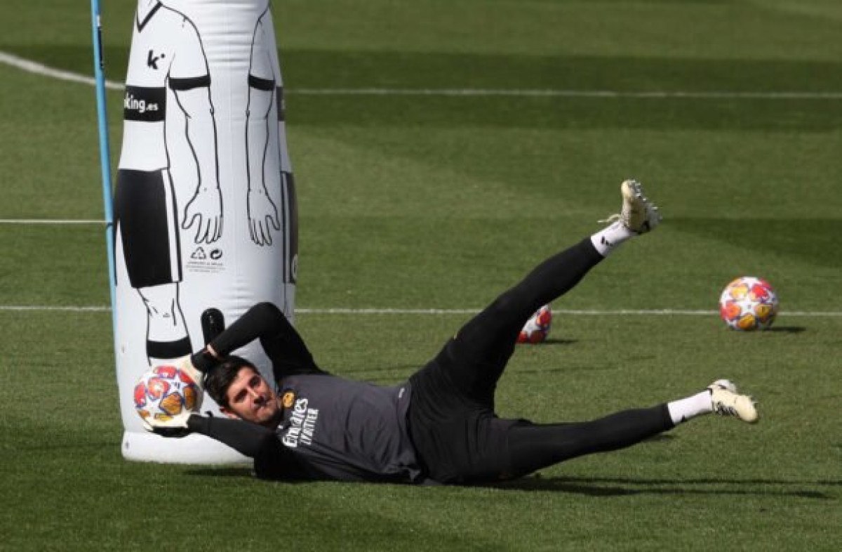 Courtois deixa treino do Real Madrid às lágrimas após nova lesão
