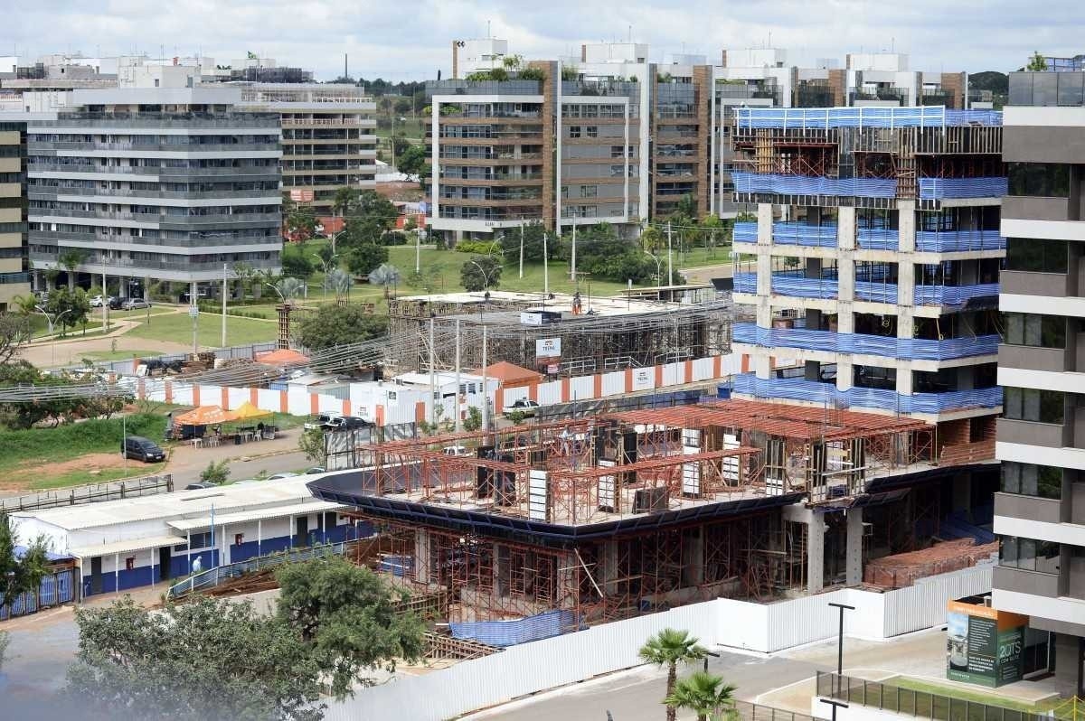 Confiança da construção recua 1,0 ponto em março, aponta FGV