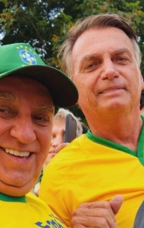 Senador Izalci Lucas e Jair Bolsonaro -  (crédito: Reprodução/Instagram @izalci)