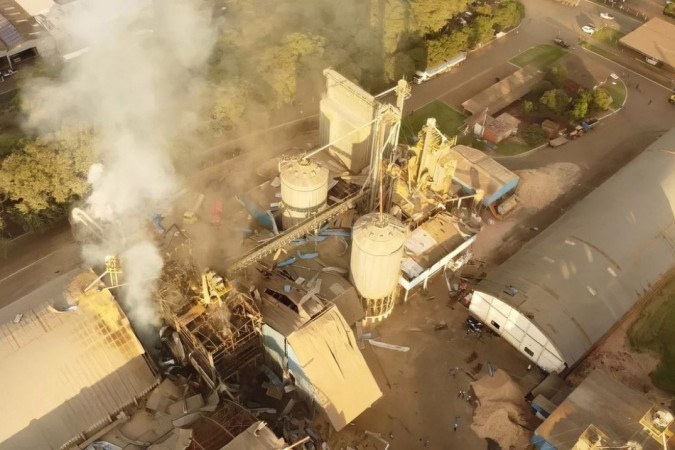 Excesso de poeira de grãos causou explosão em silo no Paraná em julho -  (crédito: EBC)