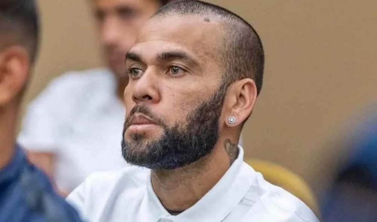 Daniel Alves não paga fiança e passará o fim de semana na cadeia