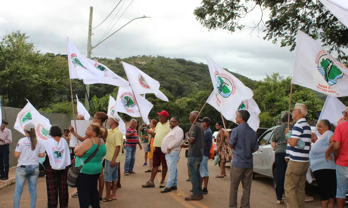 “Lama invisível” de barragem destruiu projetos de vida em cidade de MG -  (crédito: EBC)