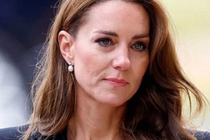 Em março, Kate Middleton anunciou o diagnóstico de um câncer depois de ficar meses afastada dos compromissos reais -  (crédito: Reprodução Divulgação )