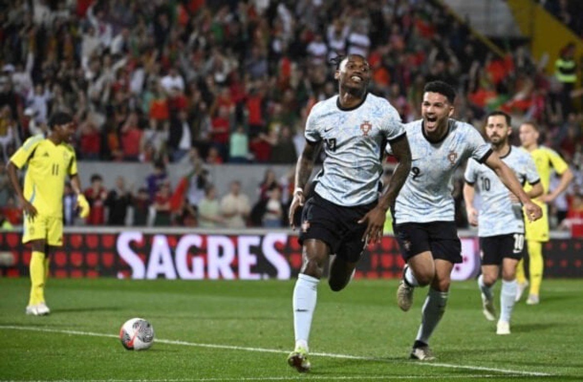 Martínez dispensa oito jogadores da seleção portuguesa após goleada