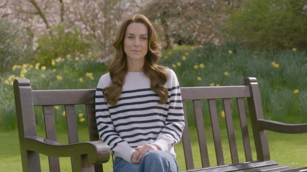 Kate Middleton anunciou o diagnóstico em vídeo divulgado na rede social X: "Estou bem e me fortalecendo a cada dia"