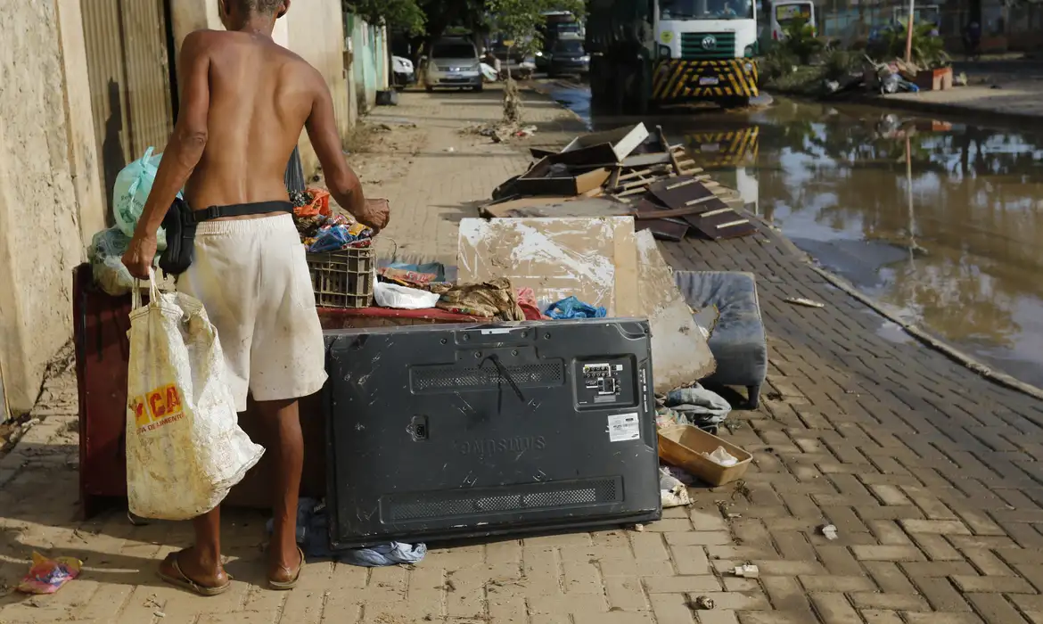 Rio: maiores riscos de alagamento estão em Petrópolis e Baixada -  (crédito: EBC)