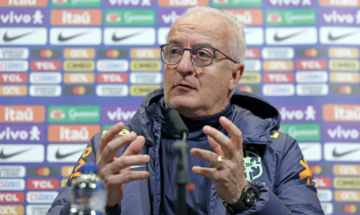 Dorival Júnior espera "ótima resposta" do Brasil contra a Inglaterra  -  (crédito: EBC)