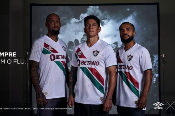 Fluminense divulga novo uniforme branco e revive faixas diagonais  -  (crédito: - Foto: Divulgação/Fluminense)