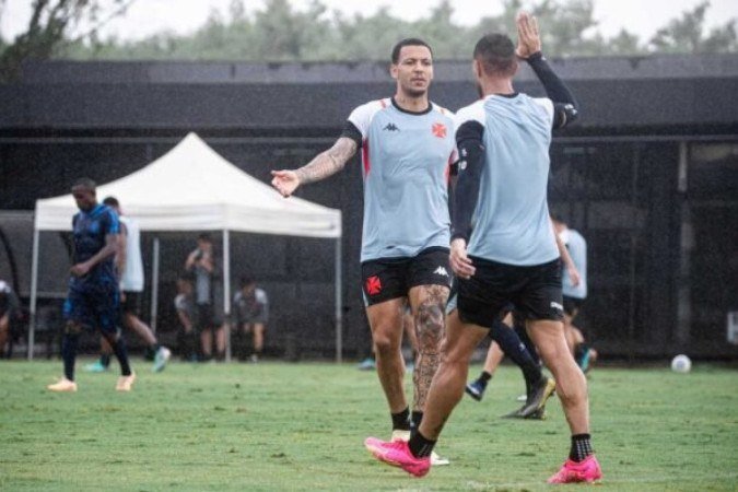 Vasco atuou com uma equipe repleta de reservas e goleou o Olaria em jogo-treino - (crédito: - Foto: Leandro Amorim/Vasco) Vasco atuou com uma equipe repleta de reservas e goleou o Olaria em jogo-treino - (crédito: - Foto: Leandro Amorim/Vasco)