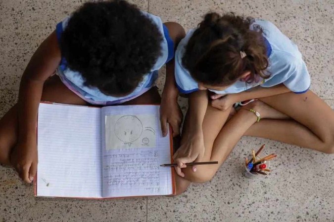 Houve avanço na escolarização das crianças, chegando a 98,7% para crianças de 0 a 3 anos e 92,9% para crianças de 4 a 5 anos -  (crédito: Agência Brasil)