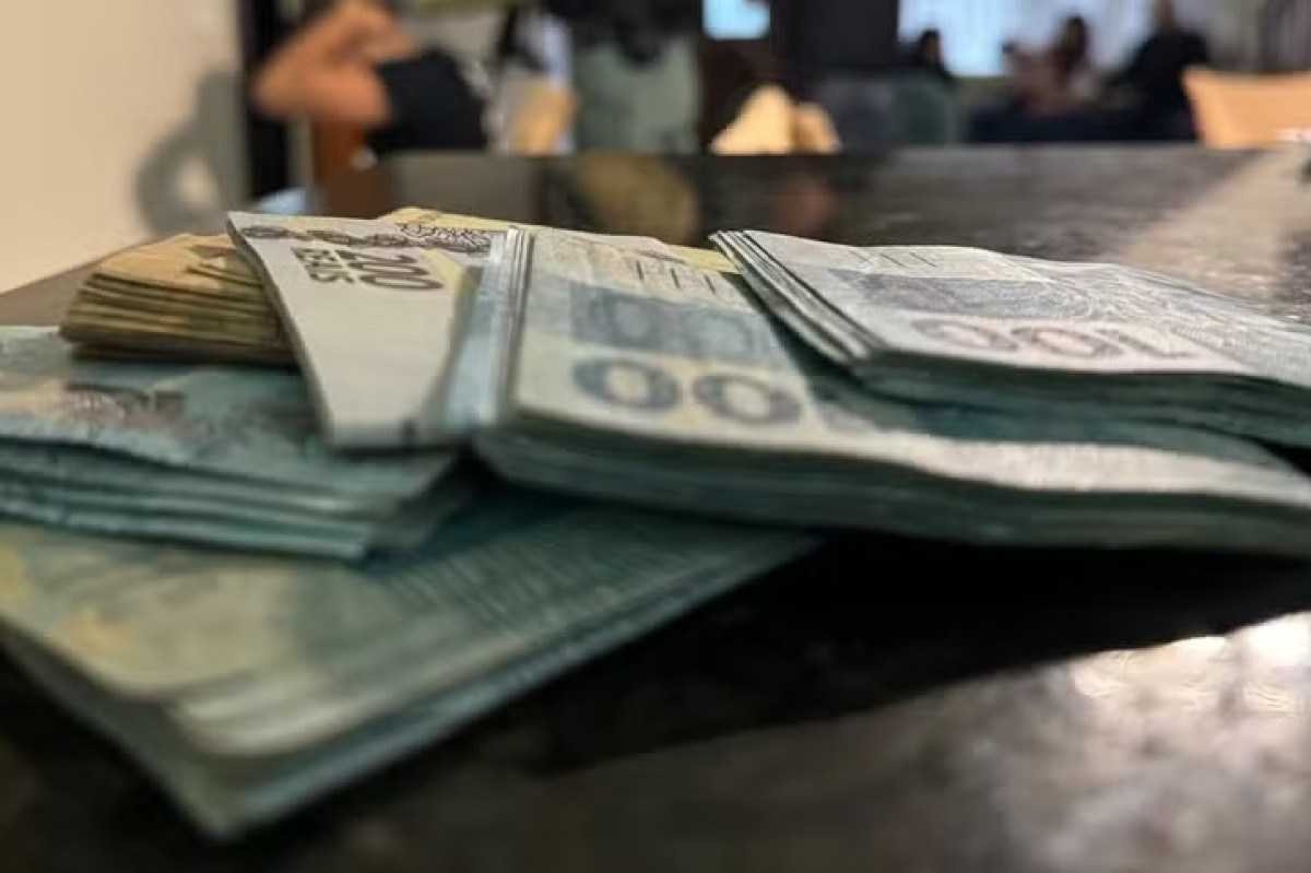 Operação mira restaurantes suspeitos de lavagem de dinheiro para facção no RS