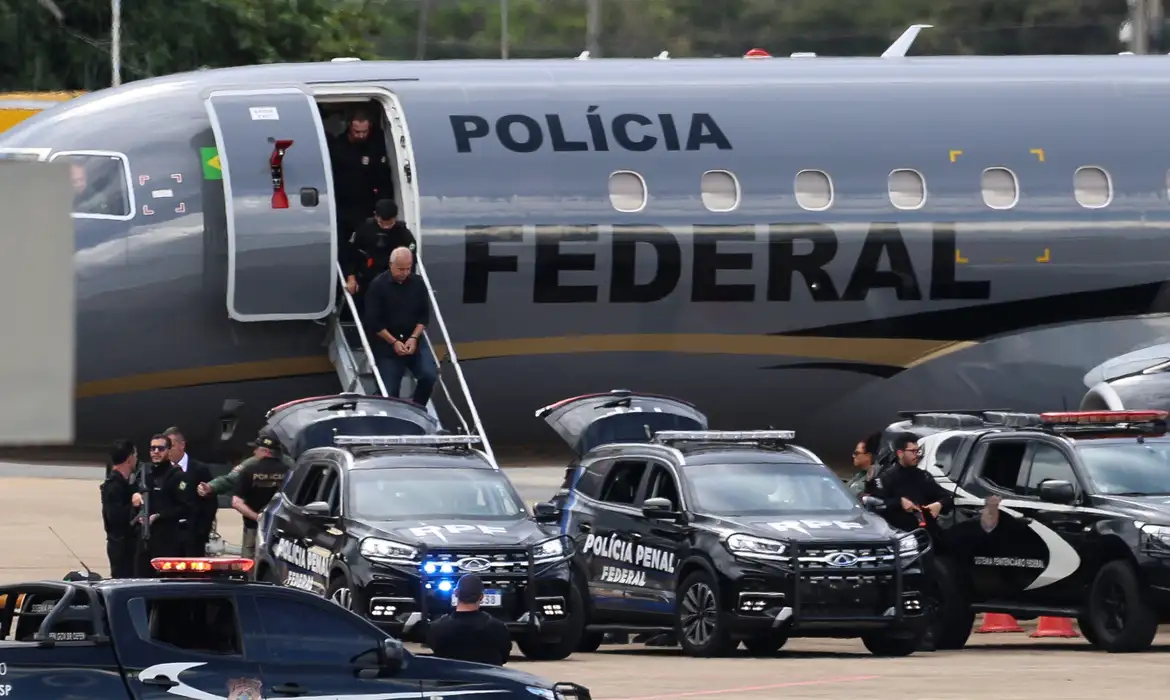 Irmãos Brazão e delegado Rivaldo seguem para presídio federal -  (crédito: EBC)