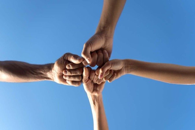 O projeto tem como objetivo reconhecer o trabalho de instituições, organizações e empresas na promoção e defesa dos direitos humanos
- (crédito: Andrii Rakov/ freepik ) O projeto tem como objetivo reconhecer o trabalho de instituições, organizações e empresas na promoção e defesa dos direitos humanos
- (crédito: Andrii Rakov/ freepik )