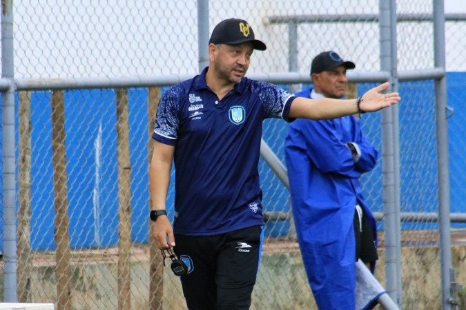 Paulinho Kobayashi: de jogador dispensado pelo Brasiliense a técnico-herói do Capital - Blog Drible de Corpo - Paulinho Kobayashi: de jogador dispensado pelo Brasiliense a técnico-herói do Capital - Blog Drible de Corpo -