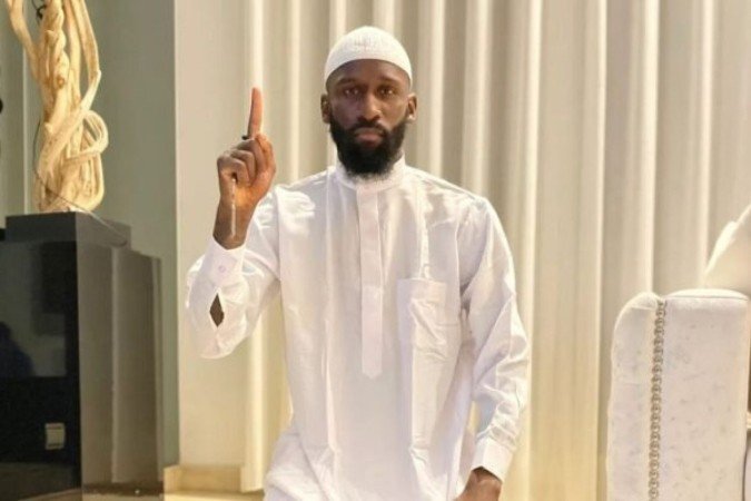 Postagem feita pelo jogador do Real Madrid para assinalar o início do Ramadão - Foto: Reprodução / Instagram -  (crédito: Foto: Reprodução / Instagram)