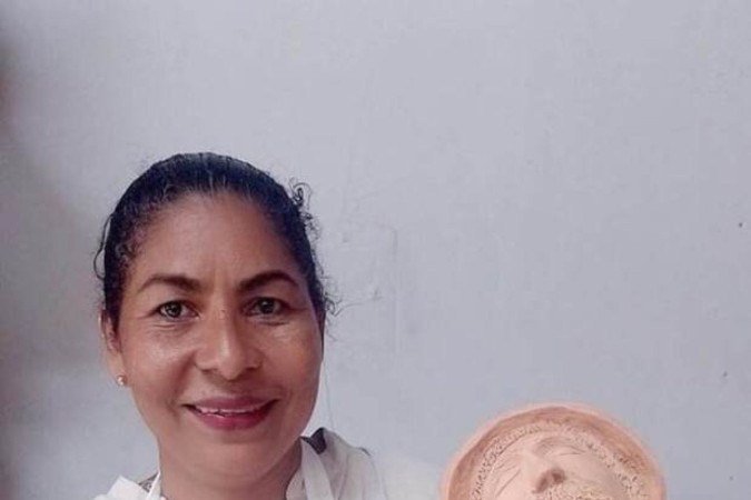 Dad&aacute; do Barro. Cer&acirc;mica de Dad&aacute; do Barro, do Instituto Maria do Barro, artista de PLanaltina DF que exp&otilde;e na galeria P&eacute; Vermelho - Espa&ccedil;o Contempor&acirc;neo, em PLanaltina