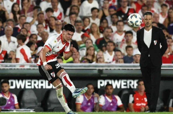 Após o Mundial Sub-17, Mastantuono passou a ganhar espaço no elenco principal do River -  (crédito: Foto: Alejandro Pagni/AFP via Getty Images)