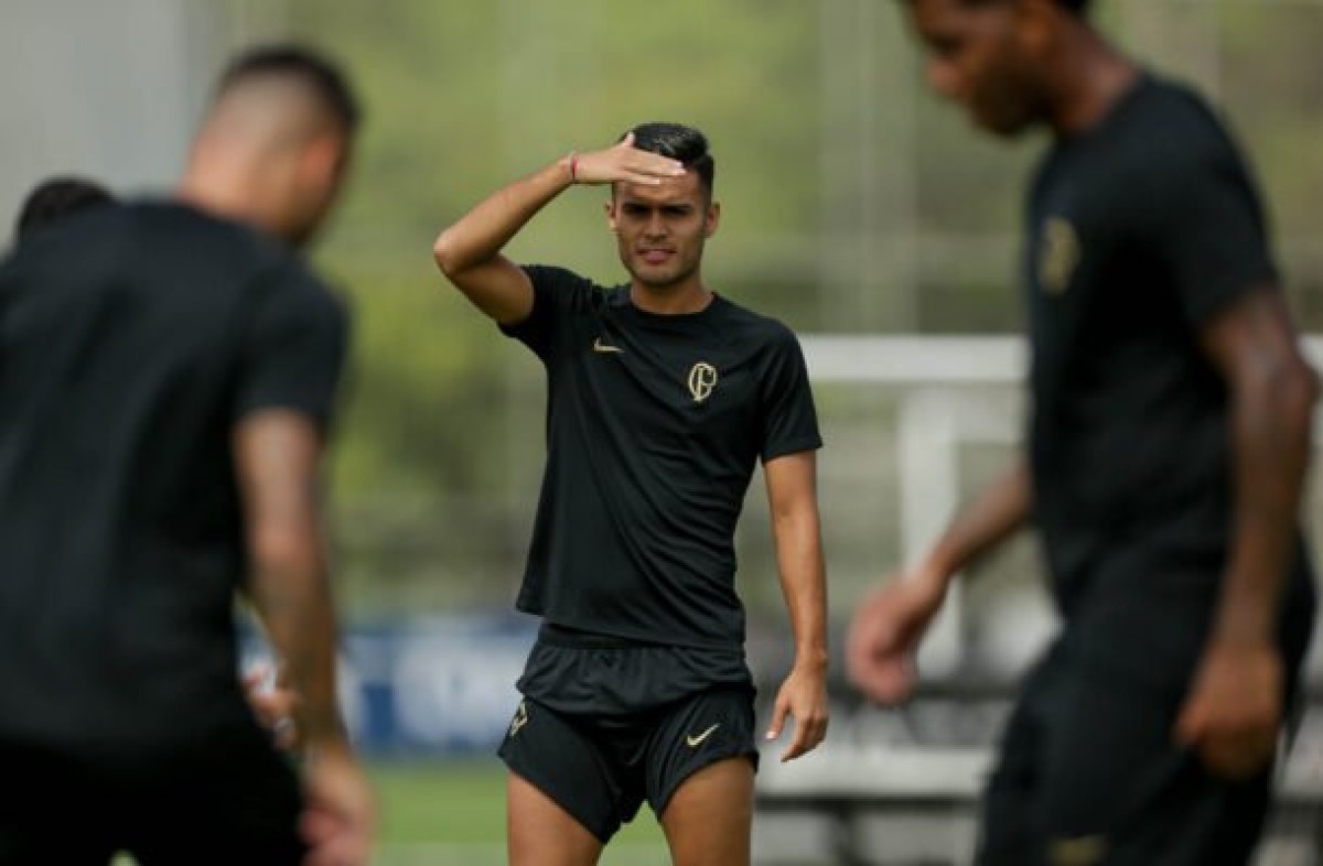 Corinthians retorna aos treinos com reforços vindos do Departamento Médico
