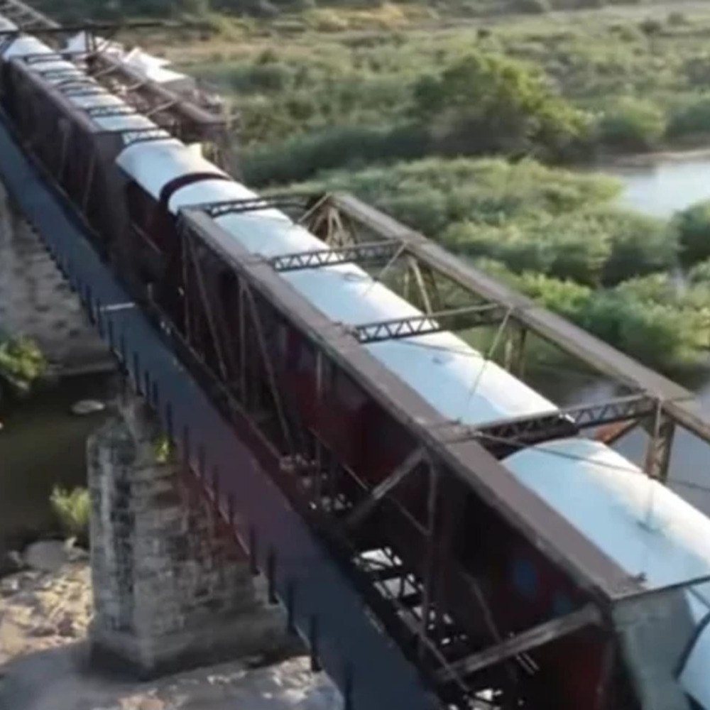 Hóspedes na selva: Trem abandonado vira hotel em ponte da África do Sul