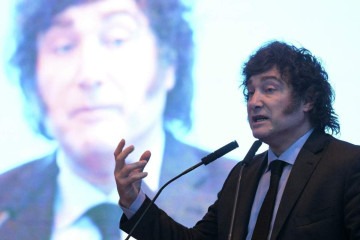 Javier Milei discursa durante o Fórum Econômico Internacional das Américas, em Buenos Aires, em 26 de março  -  (crédito: Juan Mabromata/AFP)