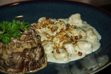 Filé ao funghi com nhoque  do restaurante Vittoria d'Italia -  (crédito:  Kayo Magalhães/CB/D.A Press)