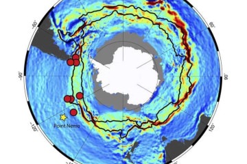 Impulsionada por ventos fortes, a Corrente Circumpolar Antártica gira no sentido horário em torno do continente meridional. Cores mais quentes representam velocidades mais altas; pontos vermelhos são locais que os cientistas perfuraram para retirar sedimentos  -  (crédito: Gisela Winckler/Divulgação )