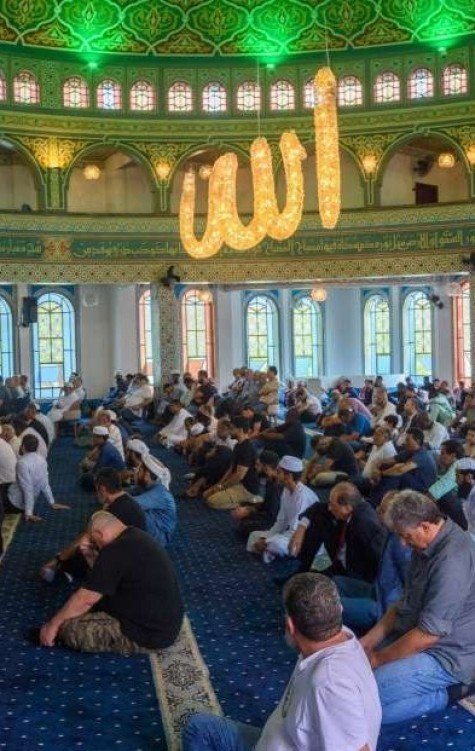 O período do Ramadã une e fortalece a comunidade de muçulmanos. O período do Ramadã une e fortalece a comunidade de muçulmanos.