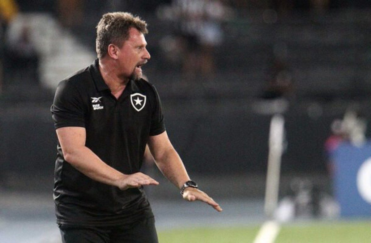 Fábio Matias diz que goleada dá confiança para Libertadores e comenta procura do Botafogo por técnico