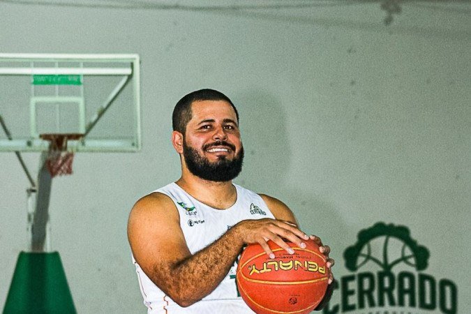  27/03/2024 Crédito: Kayo Magalhães/CB. Revista.  Jogador de Basquete. Na Foto Alan.