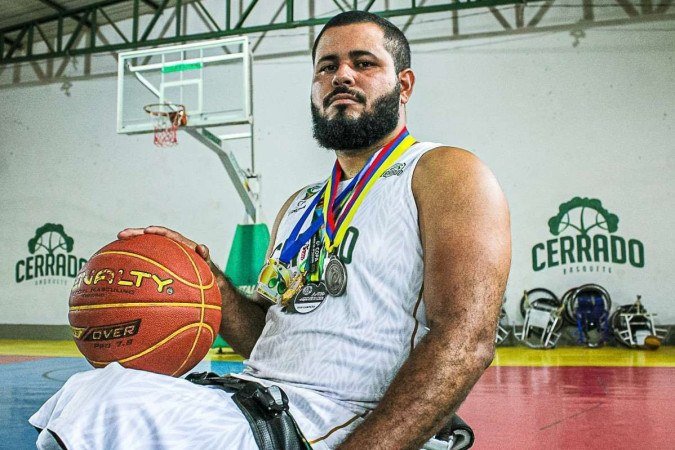  27/03/2024 Crédito: Kayo Magalhães/CB. Revista.  Jogador de Basquete. Na Foto Alan.