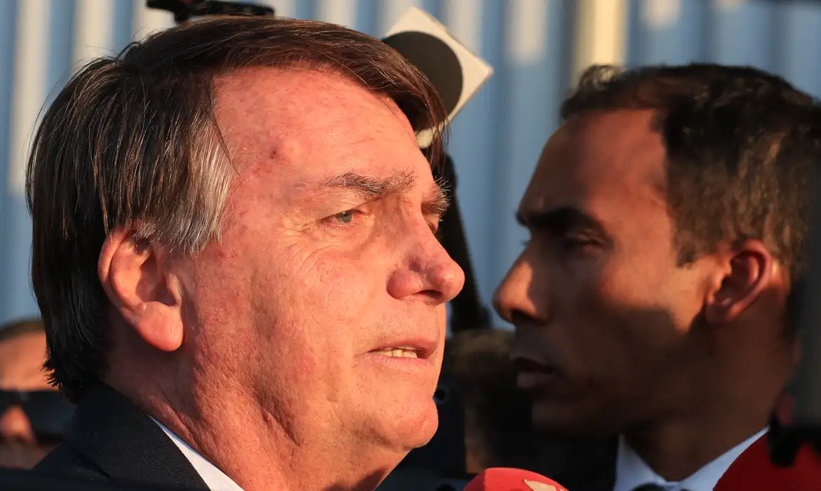 Bolsonaro diz ao STF que seria "ilógico" pedir asilo a embaixador -  (crédito: EBC)