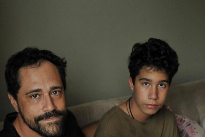 Francisco das Chagas não esconde a preocupação com o diagnóstico de dengue do filho, João Pedro