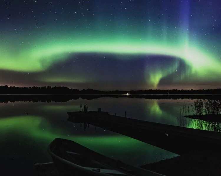 A aurora boreal é um dos fenômenos naturais mais deslumbrantes do planeta. E atrai turistas do mundo inteiro, que buscam o encantamento das luzes no céu -  (crédito: Divulgação )