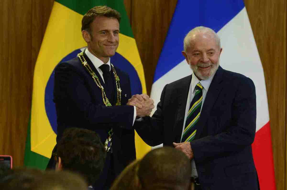 Luiz Inácio Lula da Silva, presidente do Brasil, e Emmanuel Macron, presidente da França, se reuniram nesta quinta-feira (28/3) no Palácio do Planalto -  (crédito: Marcelo Ferreira/CB/D.A Press)