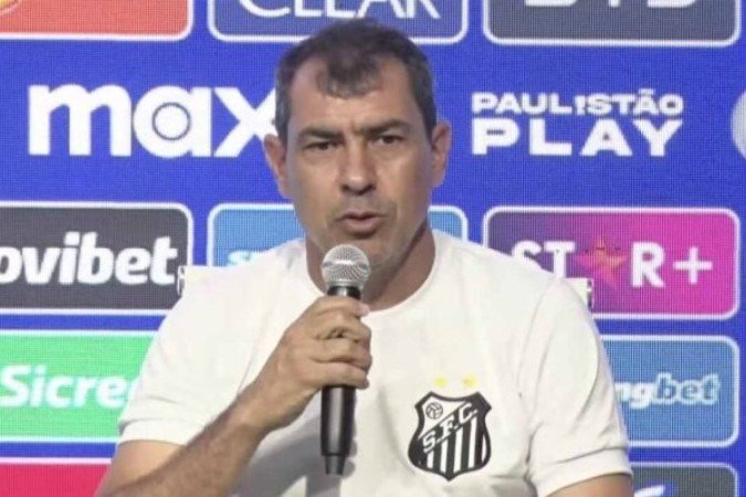 Carille participou de coletiva nas vésperas da final do Paulistão -  (crédito: Foto: Reprodução / Youtube)