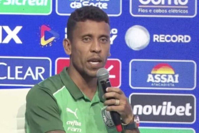 Marcos Rocha ao lado do técnico do Palmeiras, Abel Ferreira -  (crédito: Foto: Reprodução / Youtube)