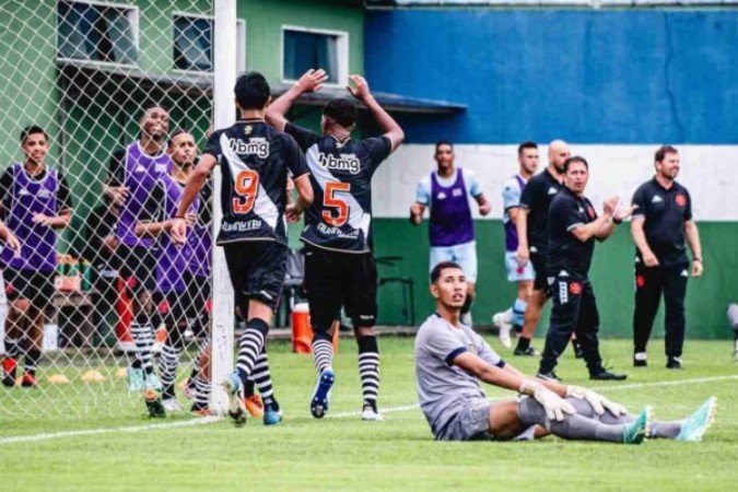 Léo Jacó marcou golaço em vitória do Vasco no sub-20 -  (crédito: Foto: Thiago Mendes / Vasco)