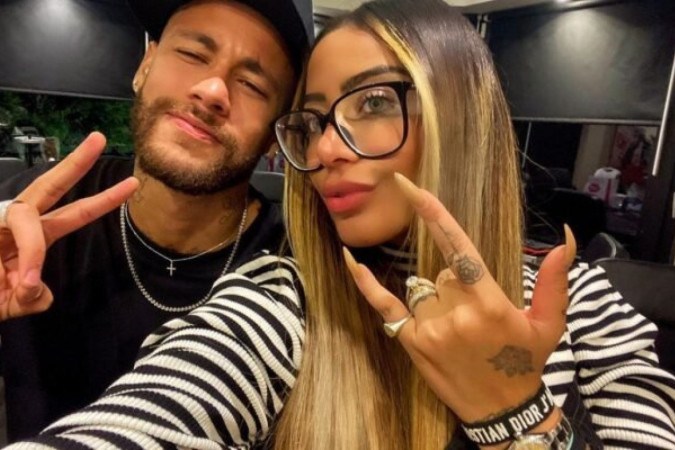 Irmã do Neymar comentou na foto da modelo Amanda Kimberlly -  (crédito: Foto: Reprodução de Instagram)