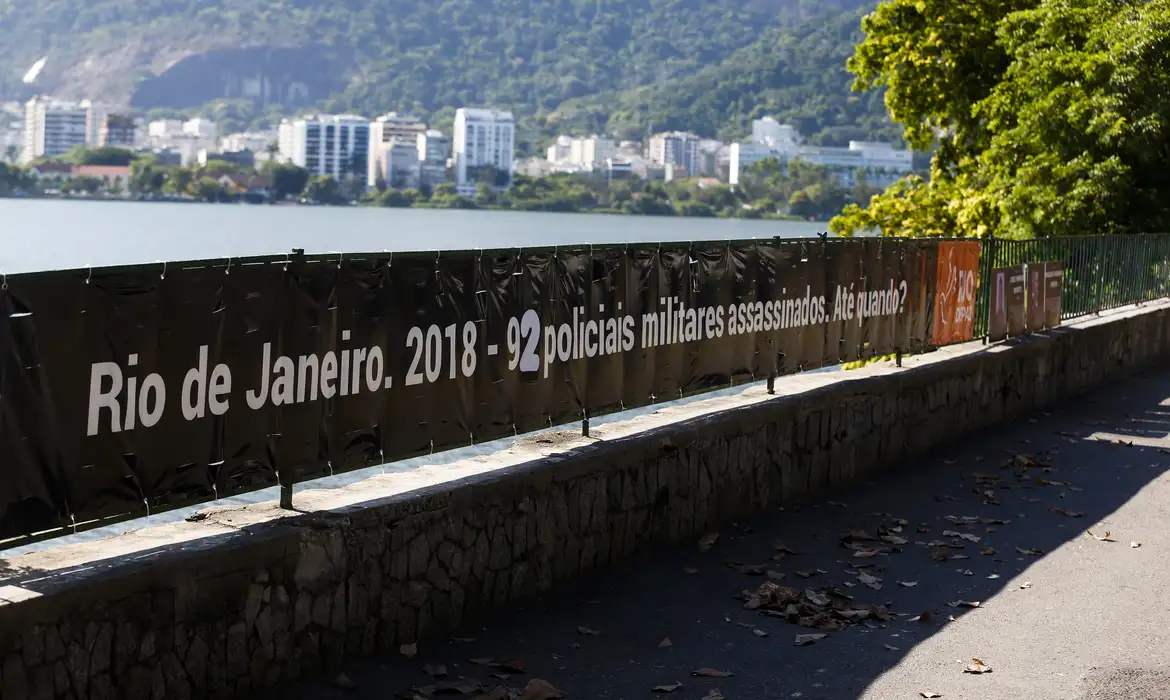 Alerj aprova criação de delegacia para investigar morte de policiais -  (crédito: EBC)