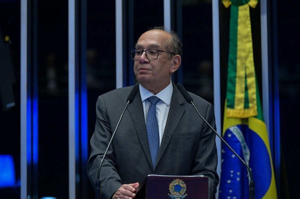 Gilmar Mendes vota para ampliar foro privilegiado no STF