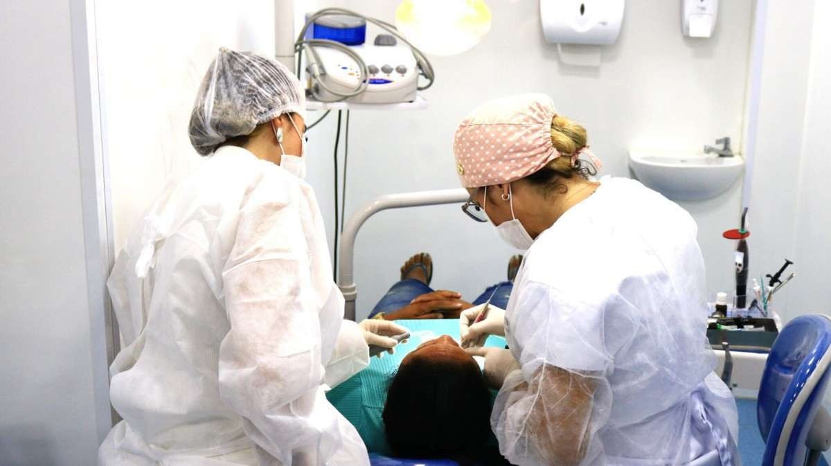 Mulheres vítimas de violência recebem tratamento dentário gratuito 