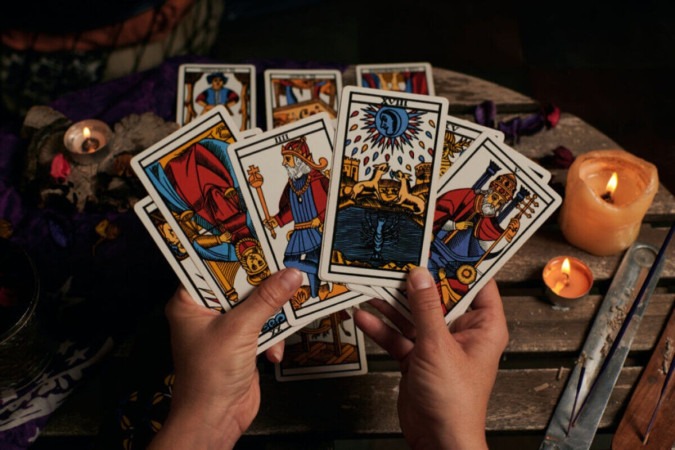 Cartas do tarot revelam como será o mês de abril para os 12 signos  (Imagem: Cristian Blazquez | Shutterstock) -  (crédito: EdiCase - Astrologia - Diversão e arte)