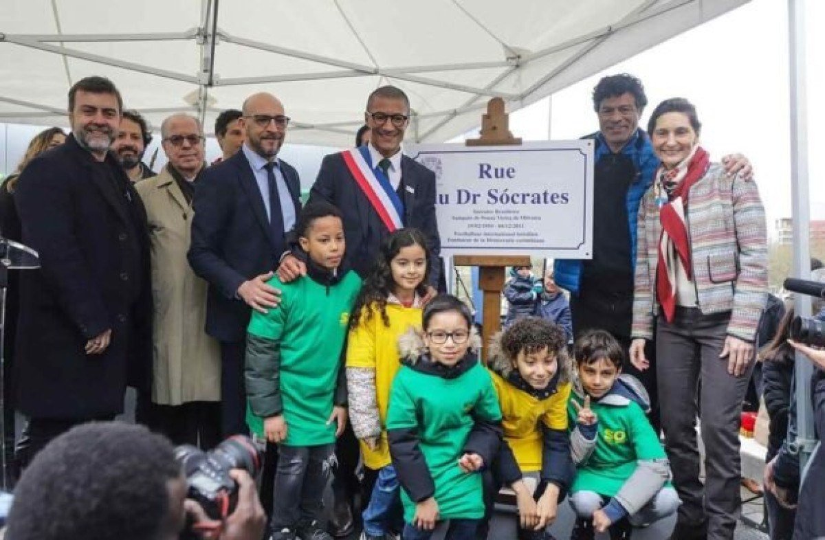 Doutor Sócrates vira nome de rua, na França