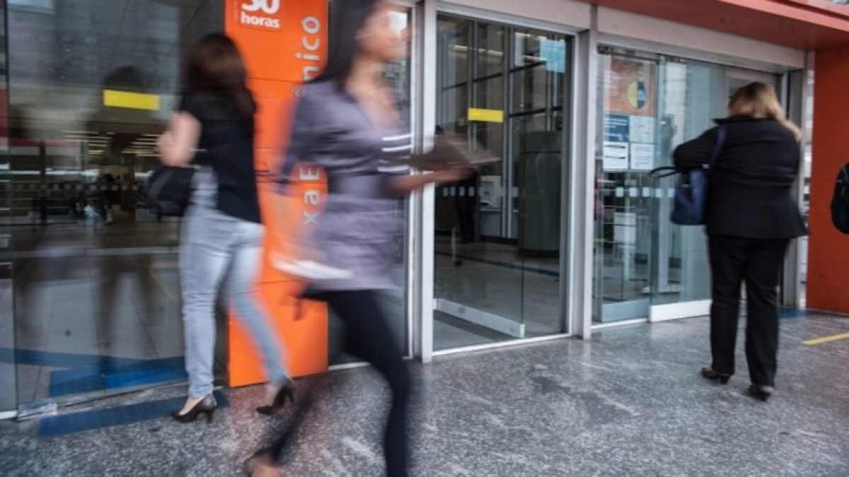 Bancos registram queda de 4% em contatos humanizados