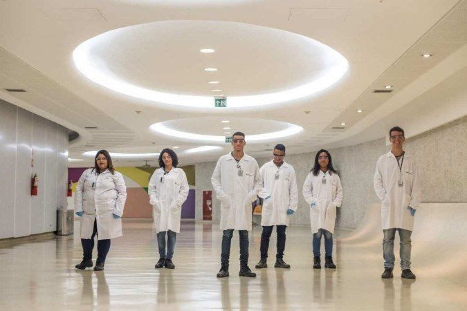 Os jovens aprendizes podem obter, ao final do programa, um diploma de formação técnico-profissional, qualificando-se para concorrer a vagas de nível técnico no mercado de trabalho. - (crédito: André Motta de Souza / Agência Petrobras) Os jovens aprendizes podem obter, ao final do programa, um diploma de formação técnico-profissional, qualificando-se para concorrer a vagas de nível técnico no mercado de trabalho. - (crédito: André Motta de Souza / Agência Petrobras)
