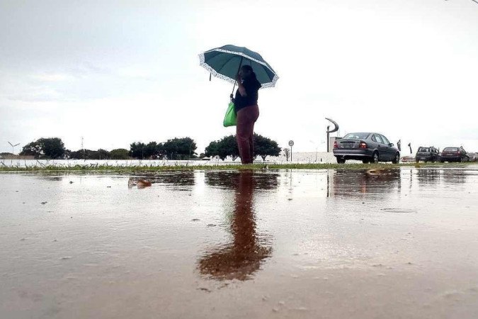 Chuva deve voltar gradualmente ao Centro-oeste na metade do mês -  (crédito: Ed Alves/CB)