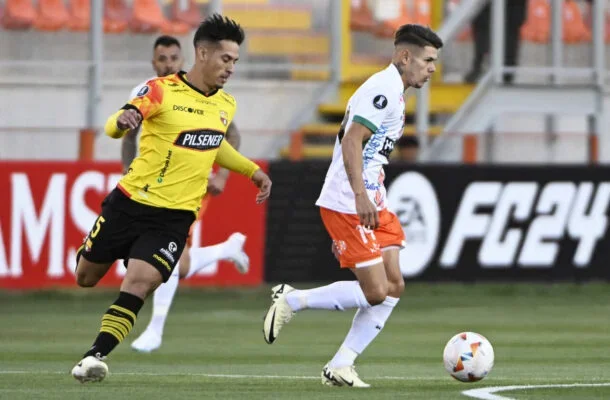 Partida no Chile foi definida na marca da cal -  (crédito: Foto: PEDRO Tapia/AFP via Getty Images)